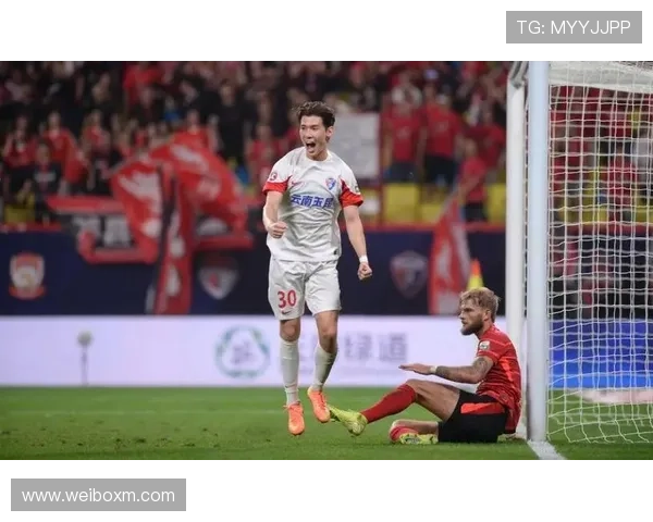 费利佩生日当天上演帽子戏法 创中超历史纪录 费利佩生日当天上演帽子戏法 创中超历史纪录