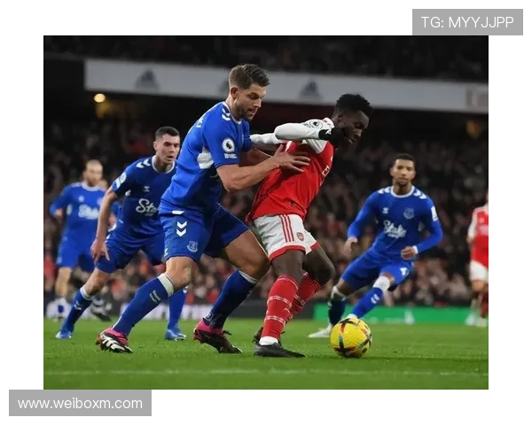 迈克尔·基恩伤中出战助力埃弗顿 迈克尔·基恩伤中出战助力埃弗顿